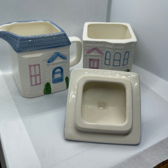 Vintage Victorian Home Sugar & Creamer Set with Lid - Picture 3 of 6